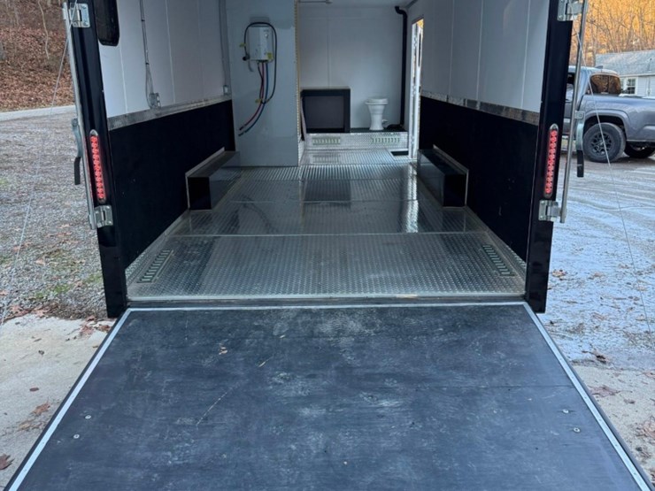 (inv.51016)-2017-bravo-trailers-vin:-542be2421gb013568,-24'-trailer-with-bathroom,-ac,-hot-water,-image-4