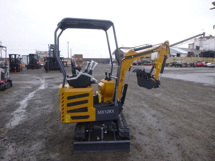 agt-mx12rx-hydraulic-excavator-image-7
