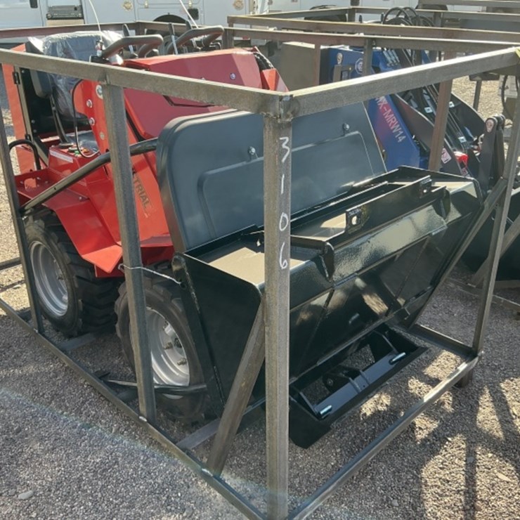 2025 AGT SDA-140W Ride on Skid Steer