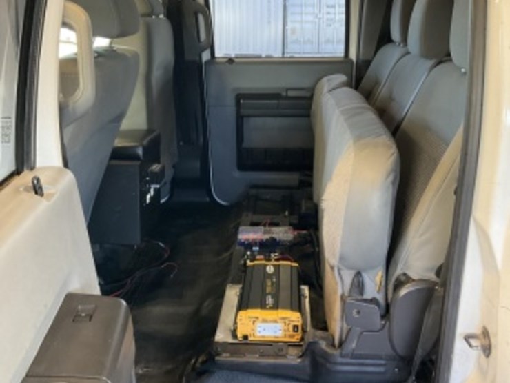 2015-ford-f550-image-26