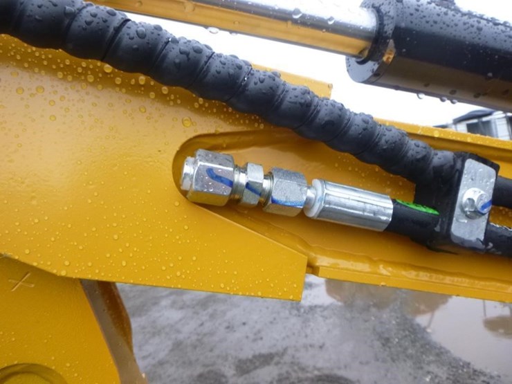 agt-mx12rx-hydraulic-excavator-image-14