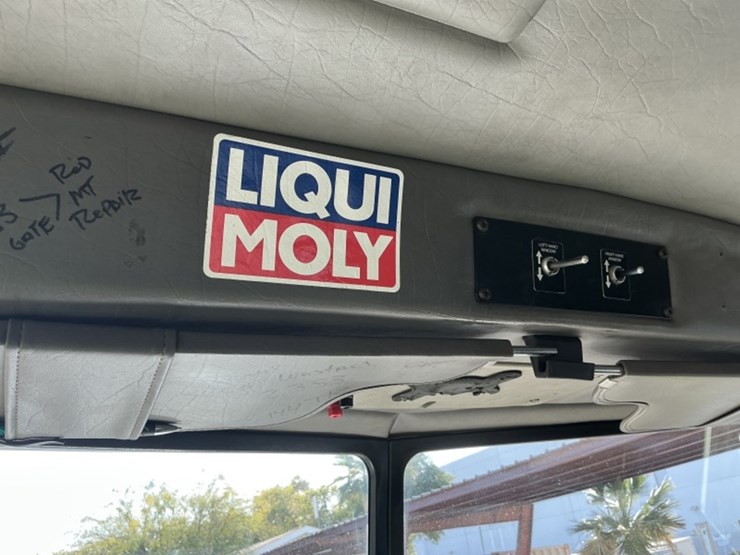 2007-peterbilt-335-image-28