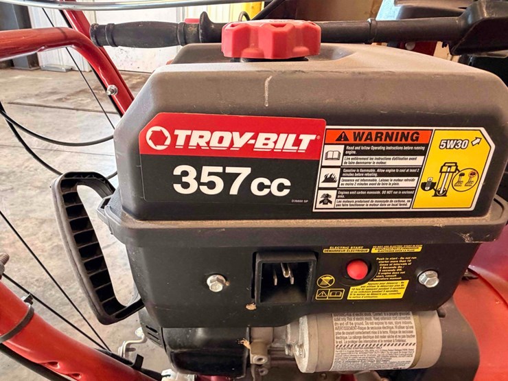 troy-bilt-vortex-2610-snowblower-image-15