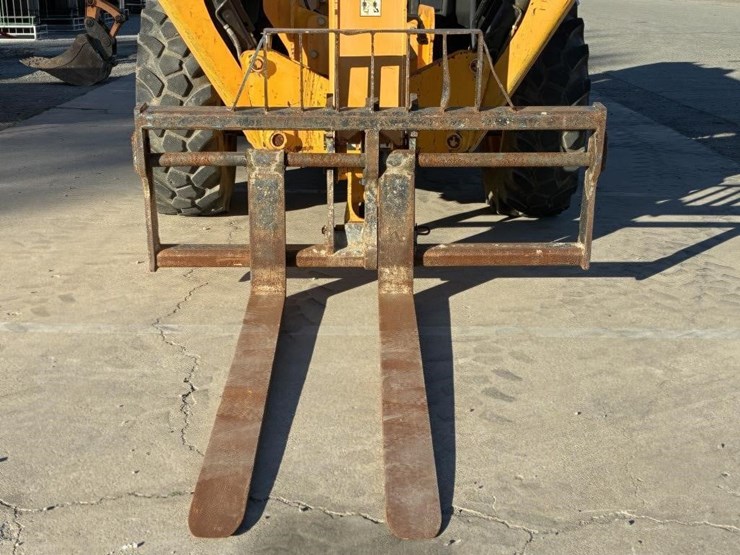 2019-jcb-512-56-image-7
