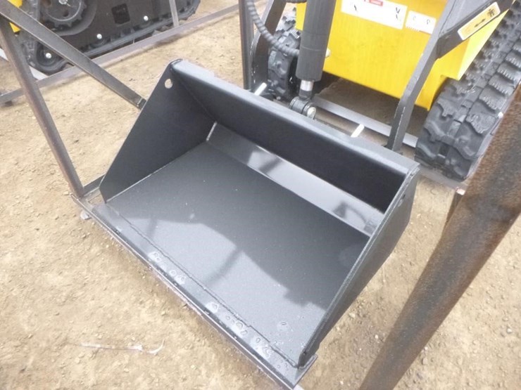 2025-agt-mx-crt23-skid-steer-track-loader-image-7