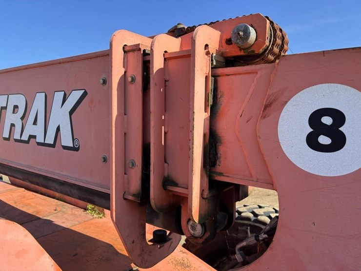 2005-jlg-8042-image-14