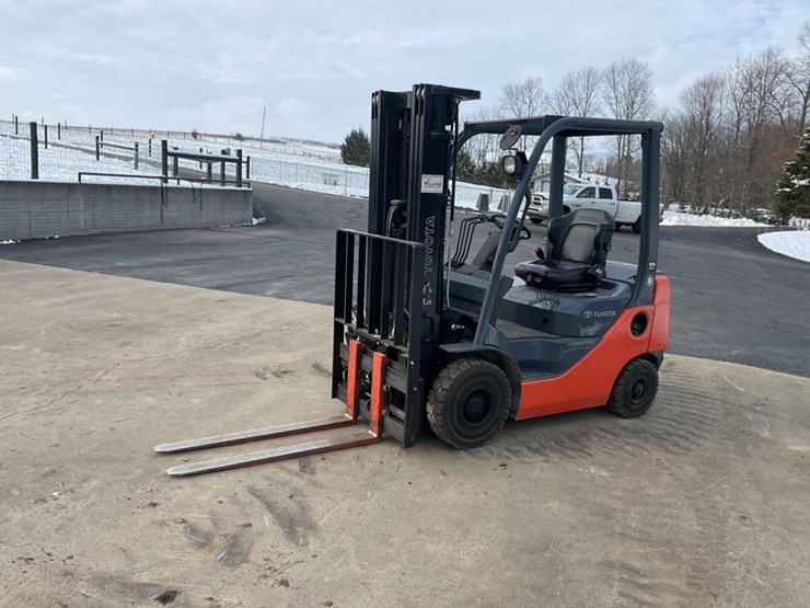 (inv.51000)-2016-toyota-8fdu18-diesel-forklift,-567-hours,-4000-cap,-3-stage-mast,-fork-positioner-image-17