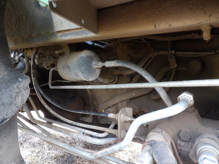 2010-john-deere-5083e-image-34