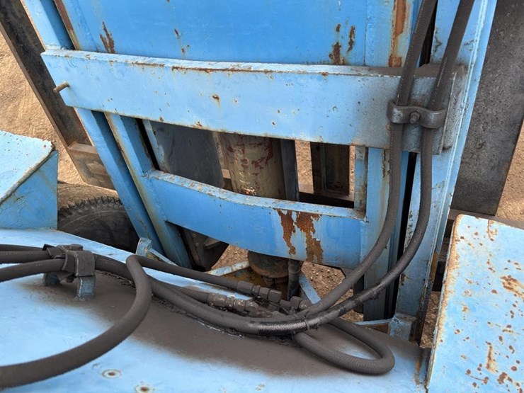 hyster-h300a-forklift-image-13