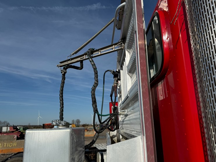 2014-peterbilt-389-image-29