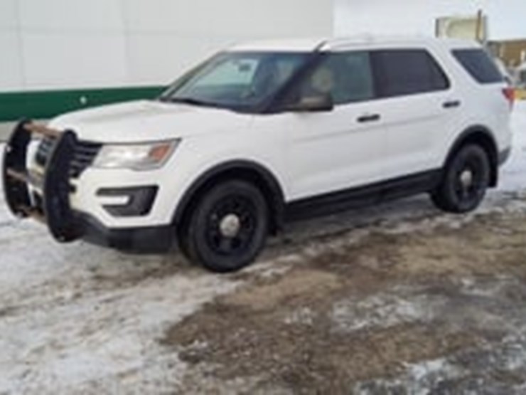 2016-ford-explorer-image-5