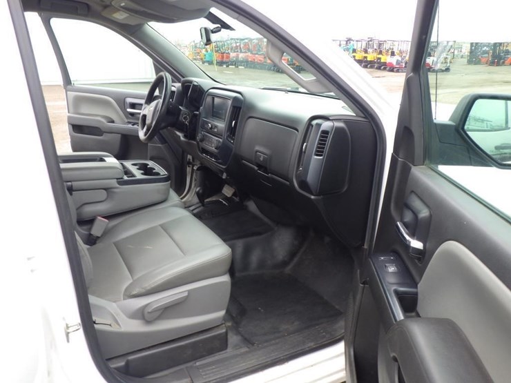 2018-chevrolet-1500-image-6