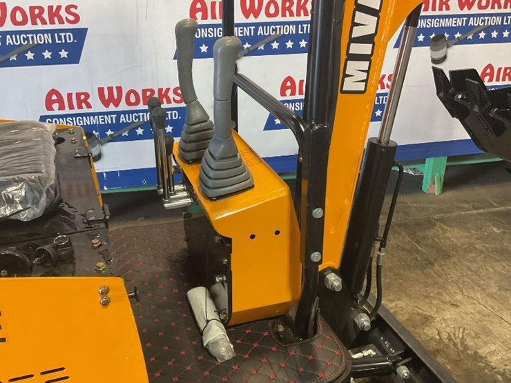 (inv.50041)-new-unused-miva-va13-mini-excavator,-13.5-hp-gas-engine,-manual-thumb,-blade,-aux.-hyd.-image-7