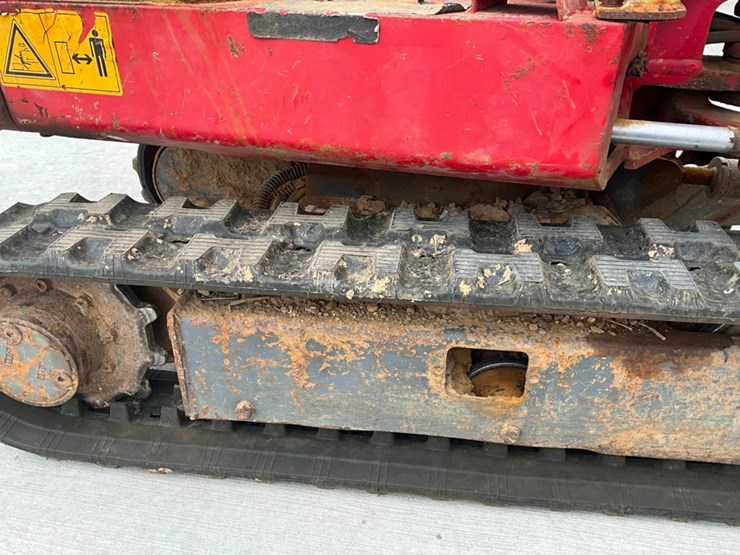 2009-takeuchi-tb108-image-4