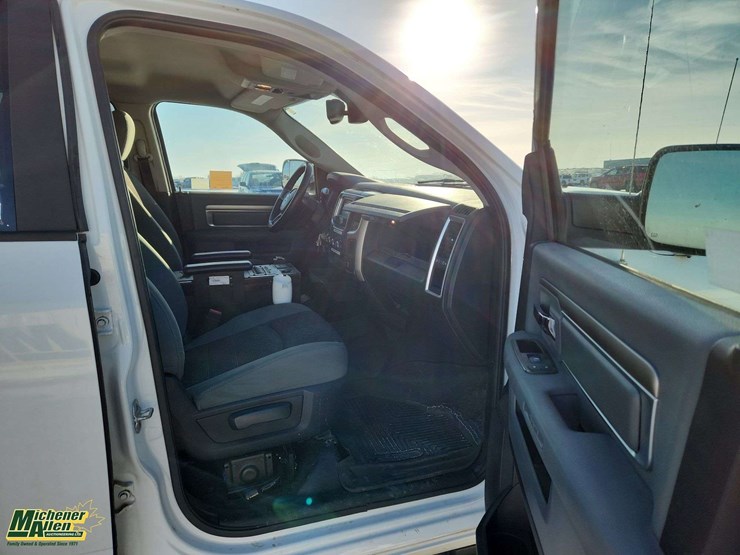 2014-ram-2500-slt-image-32