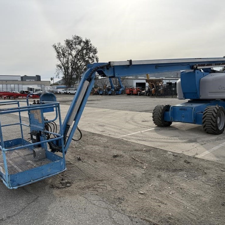 Genie S-80J Boom Lift