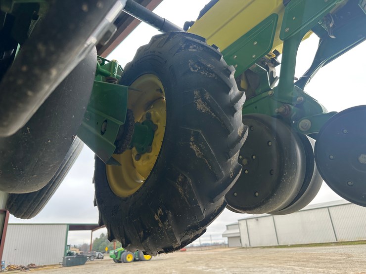 john-deere-1725-image-14