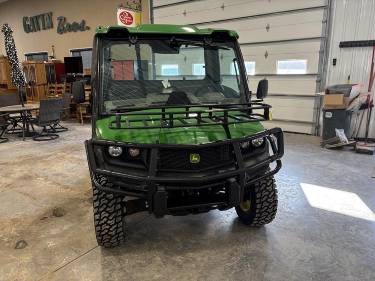 2024-john-deere-gator-image-2