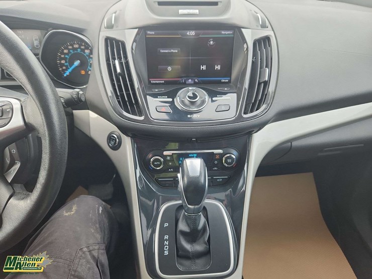 2013-ford-escape-sel-image-22