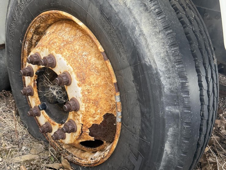 2000-international-4700-image-4