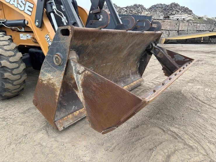 2018-case-580sn-image-10