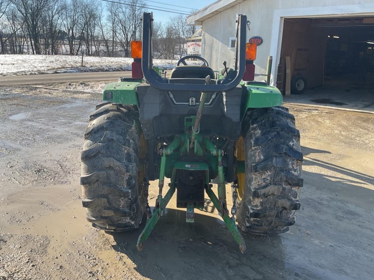 john-deere-4044m-image-3