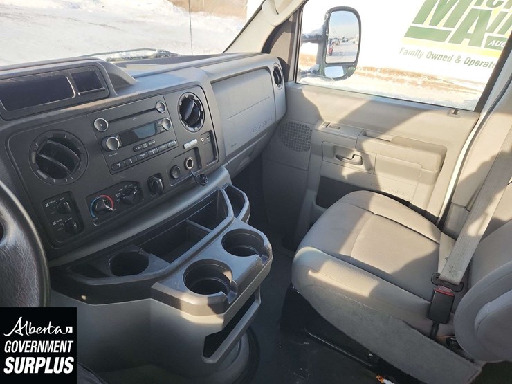 2014-ford-cargo-image-20