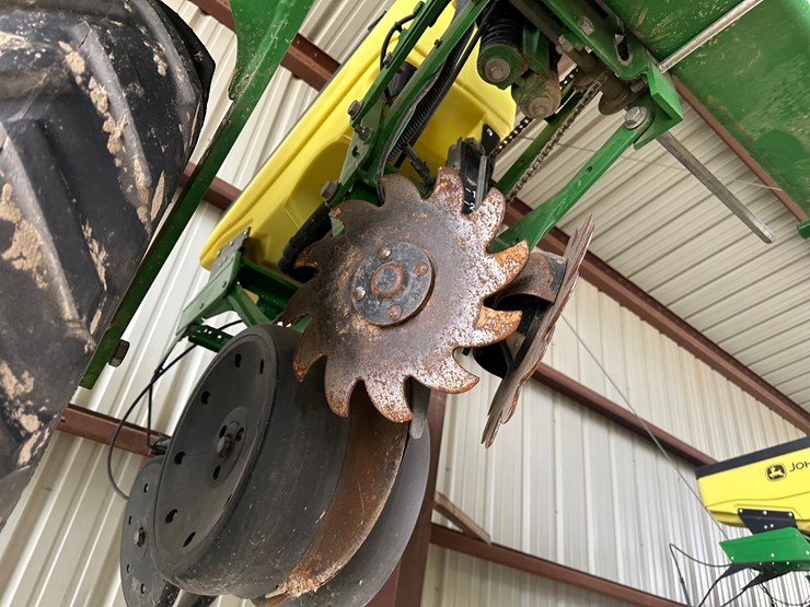 john-deere-1725-image-22