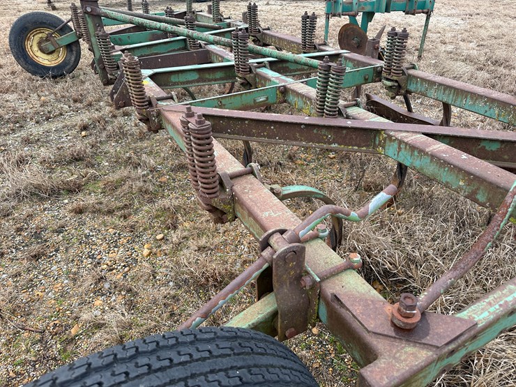 john-deere-100-image-22