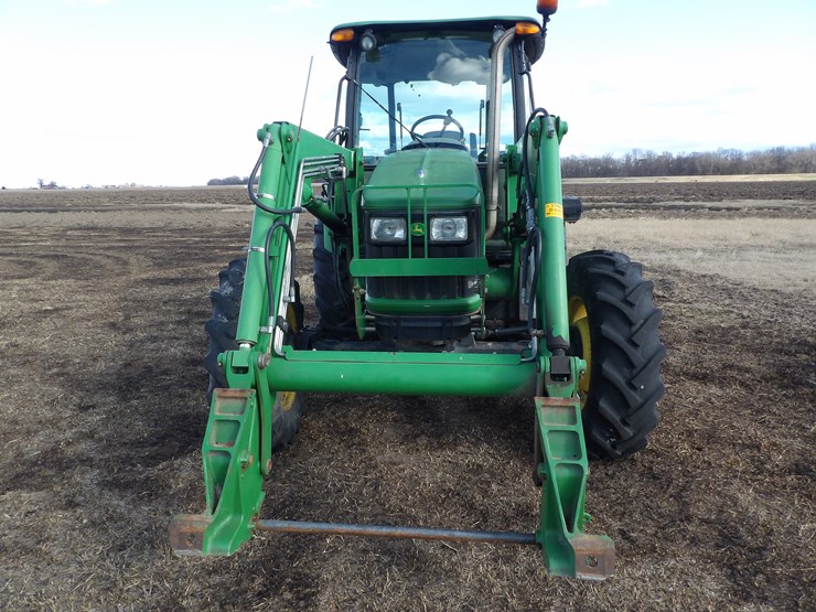 2010-john-deere-5083e-image-10