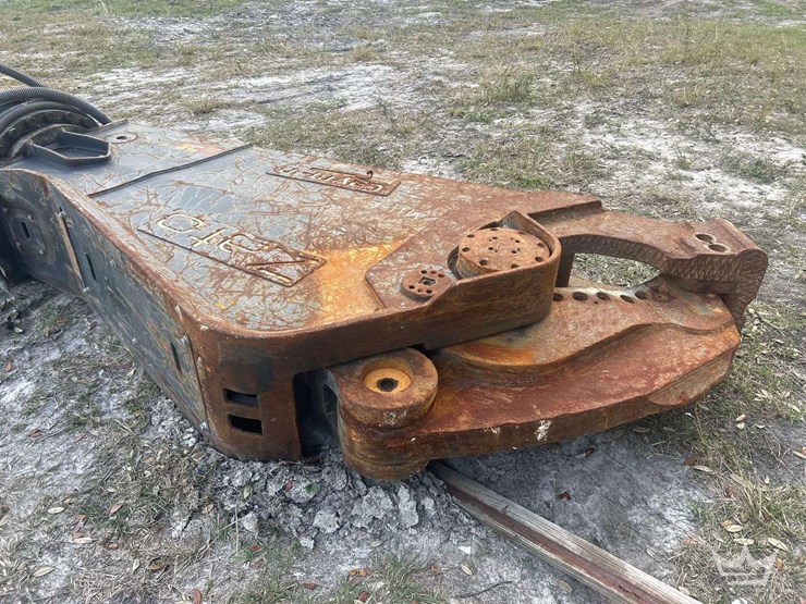 zato-hydraulic-demolition-shears-excavator-attachment-image-10