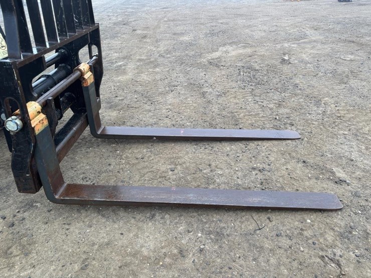 2015-jlg-g5-18a-image-10