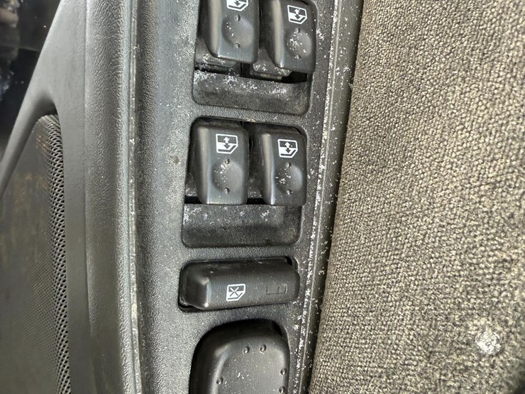 2003-chevrolet-silverado-2500-image-21