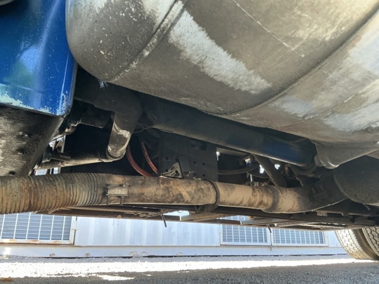 2007-peterbilt-335-image-33