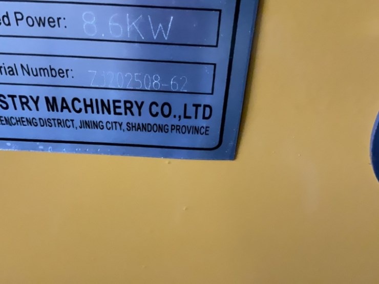 (inv.50098)-new-unused-cjg-zj-380-compact-track-loader,-27-hp-gas-engine,-aux.-hydraulics,-gp-bucket-image-5