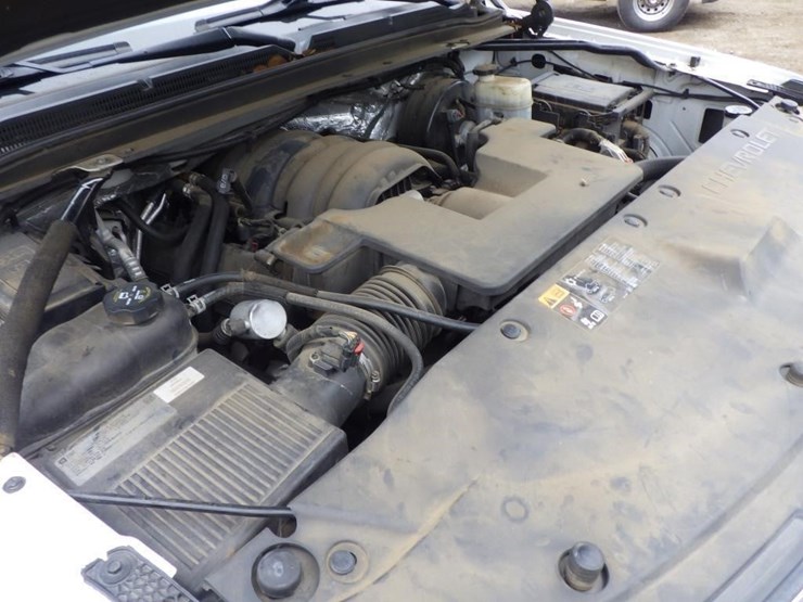 2015-chevrolet-tahoe-image-11