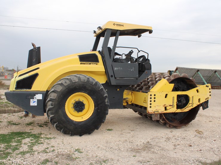 #2601-•-bomag-single-drum-roller-image-2