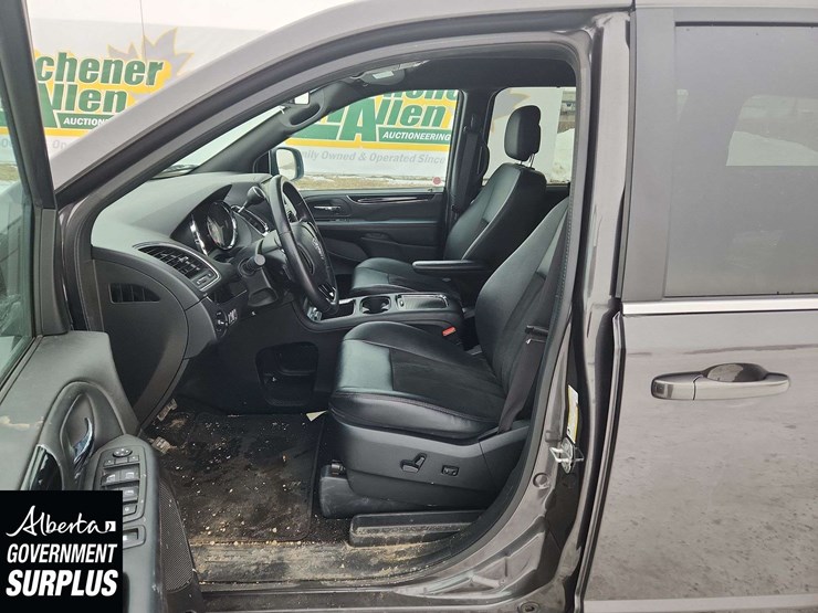 2020-dodge-grand-caravan-sxt-image-14