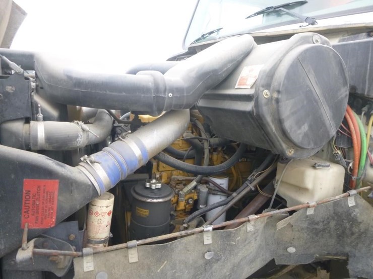 2002-international-2674-image-25