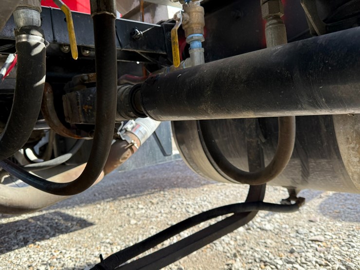 2014-peterbilt-389-image-24