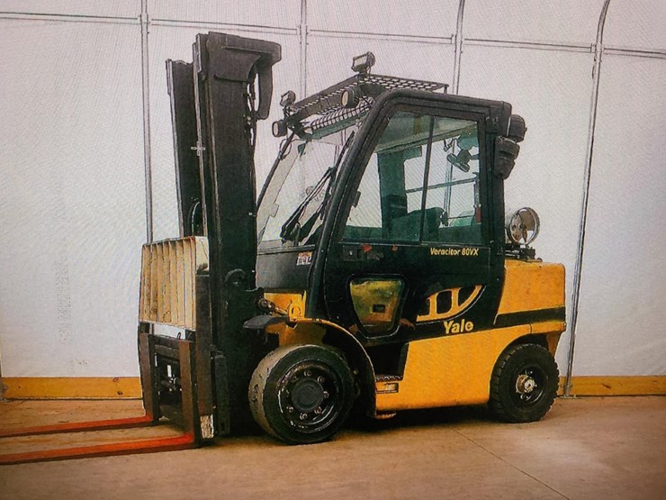 (inv.51043)-2013-yale-glp080uxn-forklift,-8,000-lbs.-capacity,-lp,-3-stage-mast,-solid-tires-image-1