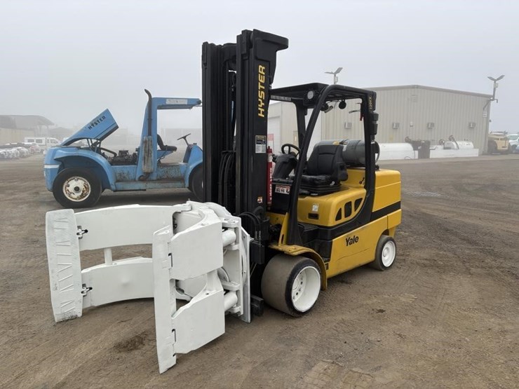 2017-yale-glc120vxntge100-forklift-image-1