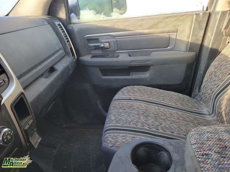 2014-dodge-2500-image-17