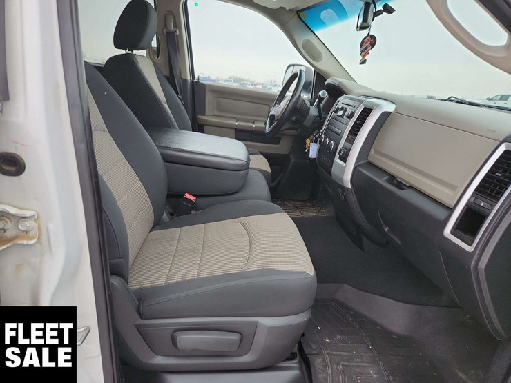 2011-dodge-1500-image-19