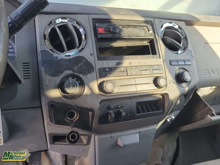 2011-ford-f350-image-15