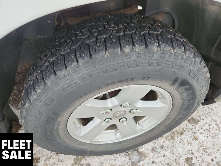 2011-dodge-1500-image-32