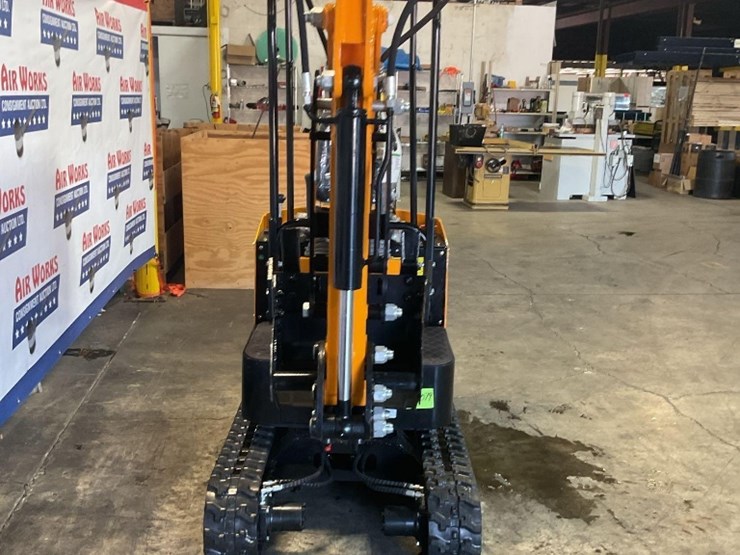 (inv.50039)-new-unused-miva-va13-mini-excavator,-13.5-hp-gas-engine,-manual-thumb,-blade-image-13