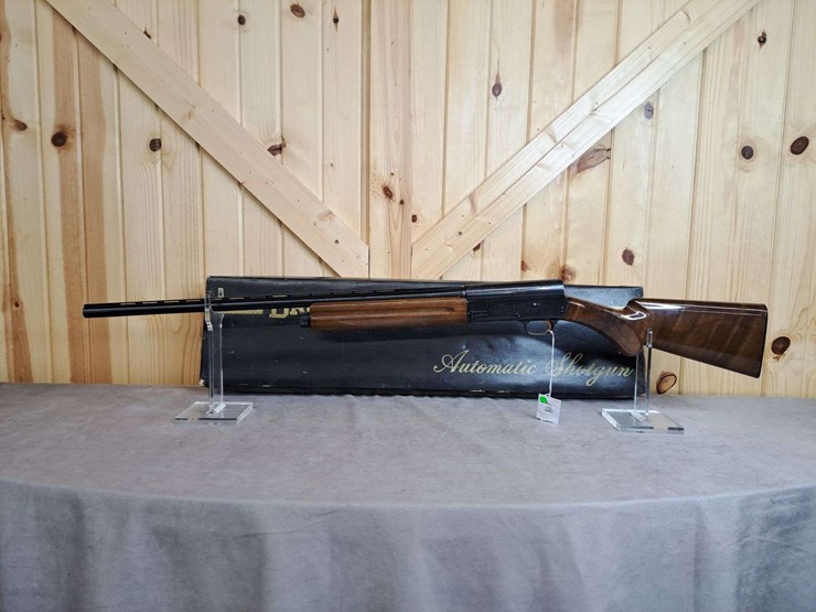 browning-light-twenty-20-gauge-a5-semiauto-shotgun-image-10