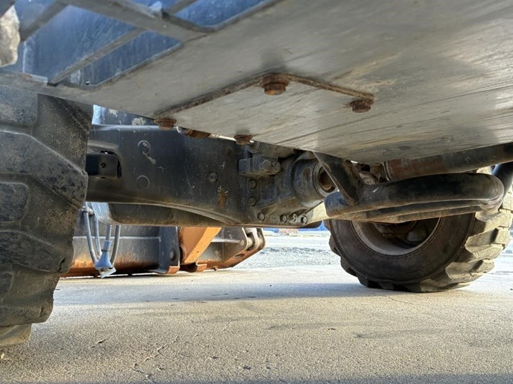 2017-case-580sn-image-19