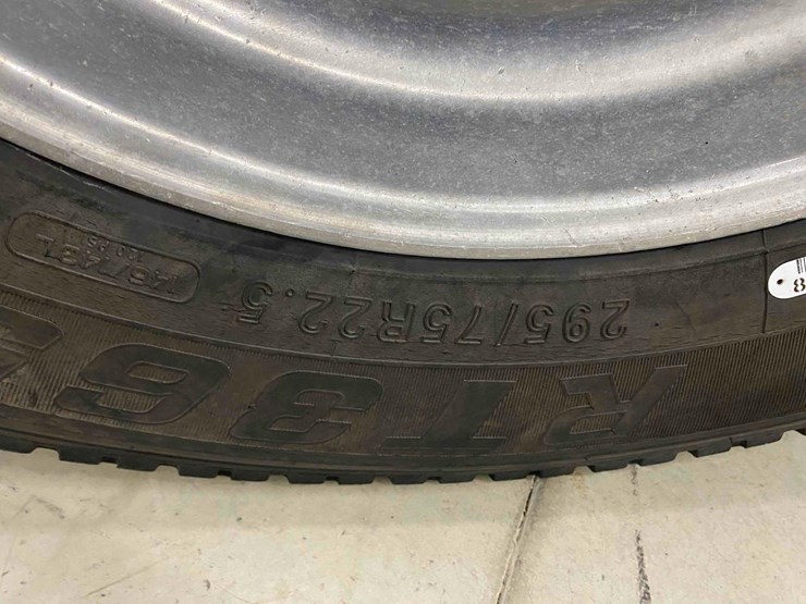 2014-peterbilt-365-image-98